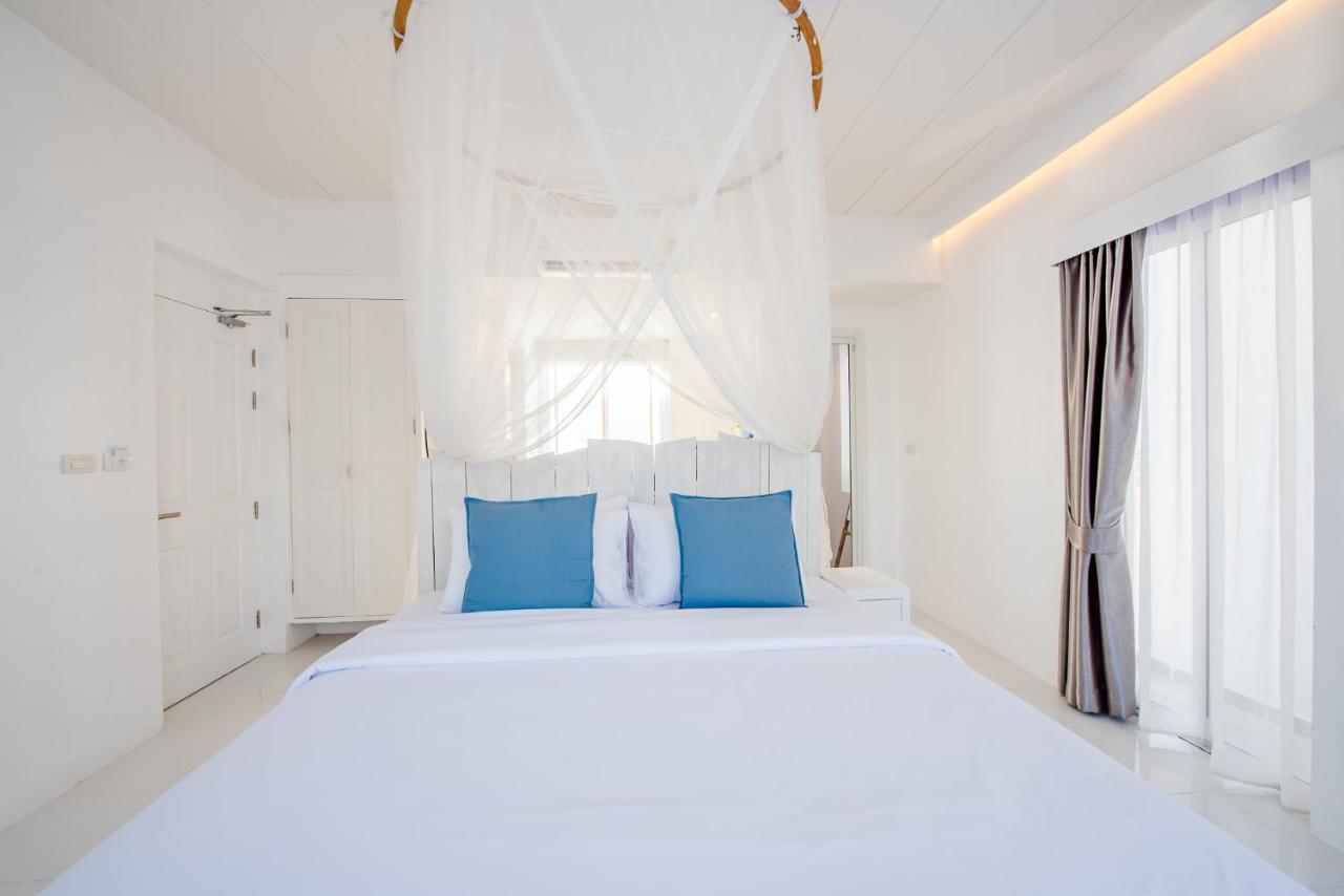 Baan Kangmung Hua Hin On The Beach Exterior photo
