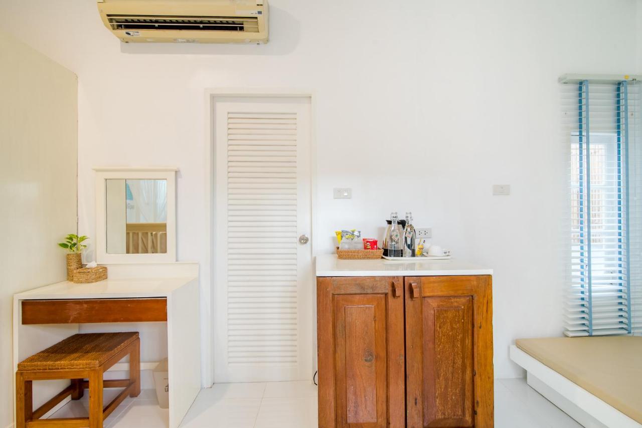 Baan Kangmung Hua Hin On The Beach Exterior photo